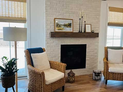 Sitting room with a fireplace